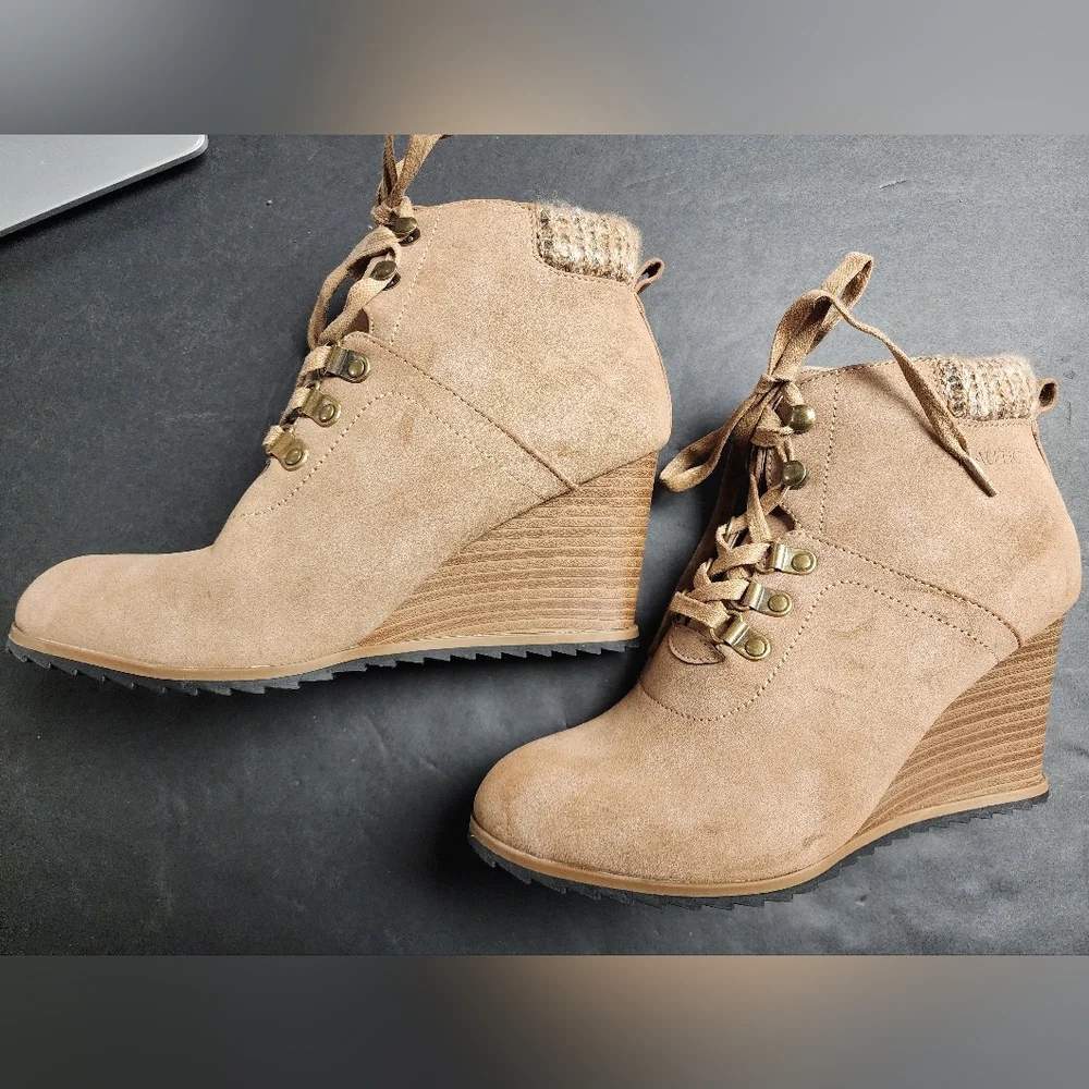 Nautica Ankle Boots 9.5 Tan Lace-Up Wedge Beige Women's New
